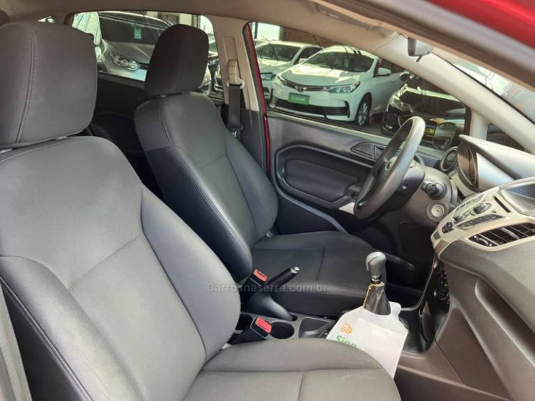 FORD - FIESTA - 2011/2011 - Vermelha - R$ 39.000,00