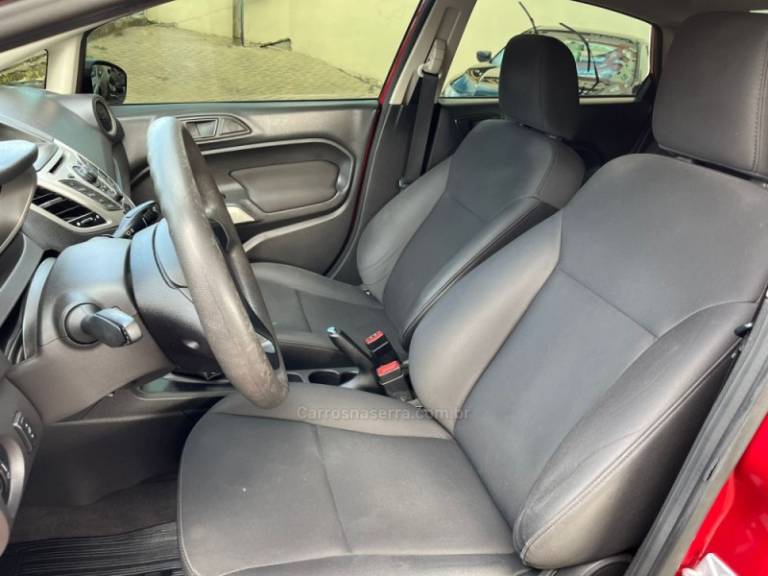 FORD - FIESTA - 2011/2011 - Vermelha - R$ 39.000,00