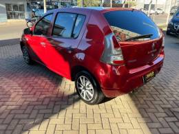 RENAULT - SANDERO - 2014/2014 - Vermelha - R$ 35.000,00