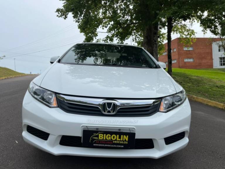 HONDA - CIVIC - 2016/2016 - Branca - R$ 78.000,00