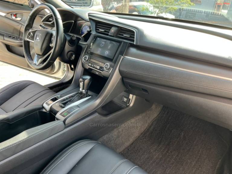 HONDA - CIVIC - 2020/2020 - Branca - R$ 120.000,00
