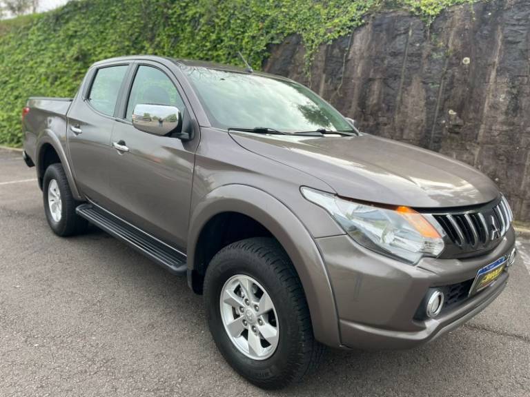 MITSUBISHI - L200 TRITON - 2019/2019 - Marrom - R$ 151.000,00