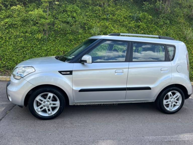 KIA MOTORS - SOUL - 2010/2010 - Prata - R$ 45.000,00