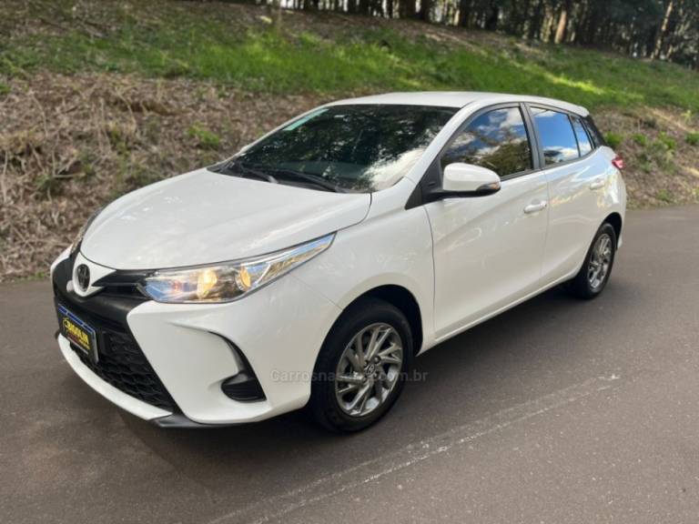 TOYOTA - YARIS - 2025/2025 - Branca - R$ 113.000,00