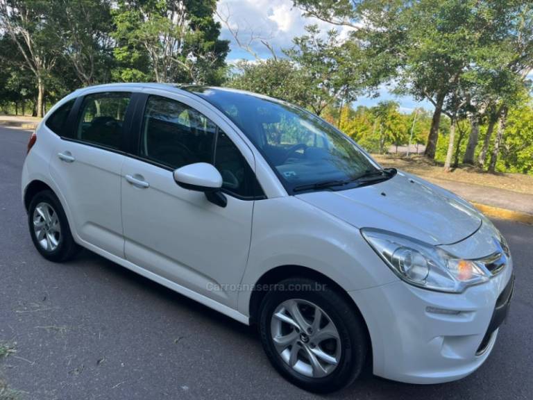 CITROËN - C3 - 2015/2015 - Branca - R$ 46.000,00
