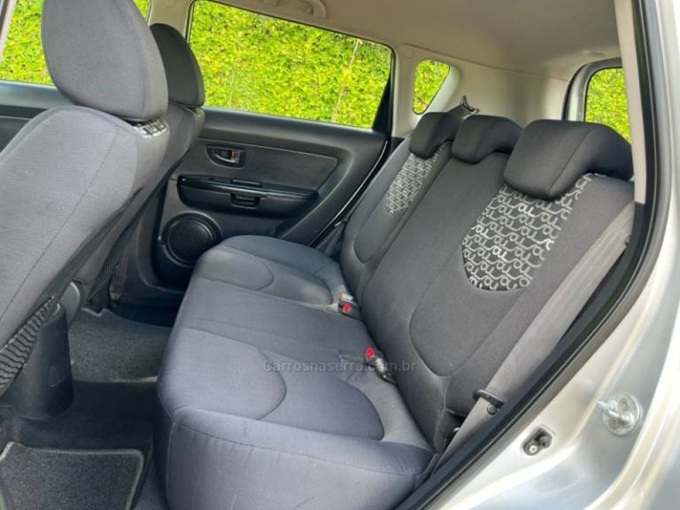 KIA MOTORS - SOUL - 2010/2010 - Prata - R$ 45.000,00