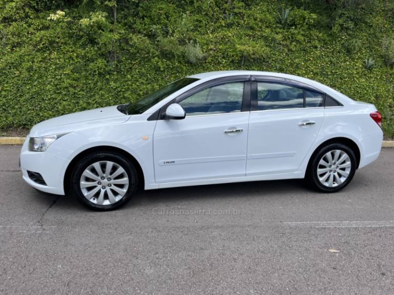 CHEVROLET - CRUZE - 2013/2013 - Branca - R$ 62.000,00