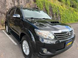 TOYOTA - HILUX SW4 - 2013/2013 - Preta - R$ 139.000,00