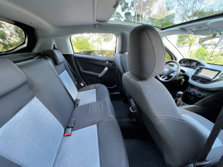 PEUGEOT - 208 - 2015/2015 - Branca - R$ 45.000,00