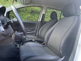 VOLKSWAGEN - FOX - 2018/2018 - Branca - R$ 57.000,00