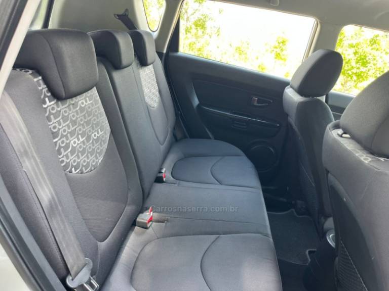 KIA MOTORS - SOUL - 2010/2010 - Prata - R$ 45.000,00