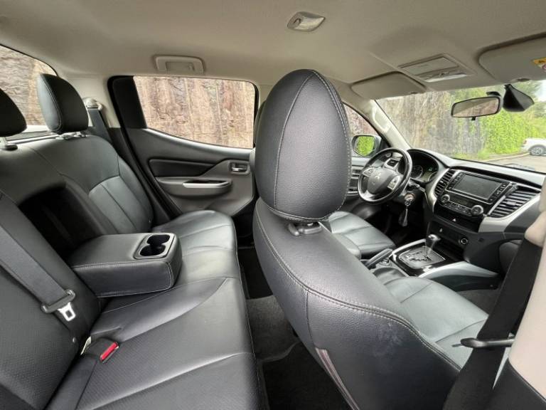 MITSUBISHI - L200 TRITON - 2019/2019 - Marrom - R$ 151.000,00