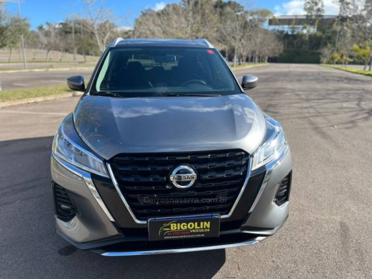 NISSAN - KICKS - 2022/2022 - Cinza - R$ 98.000,00