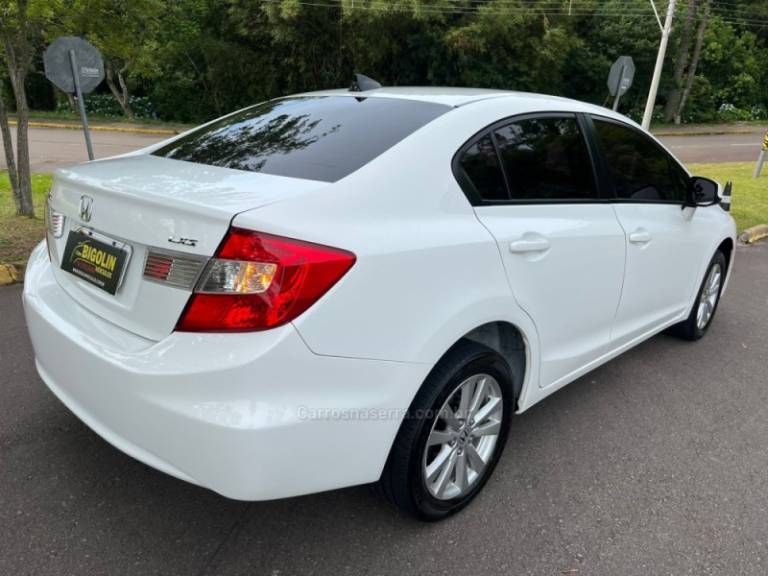 HONDA - CIVIC - 2016/2016 - Branca - R$ 78.000,00