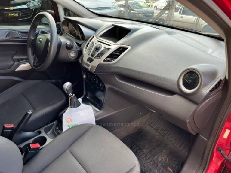 FORD - FIESTA - 2011/2011 - Vermelha - R$ 39.000,00