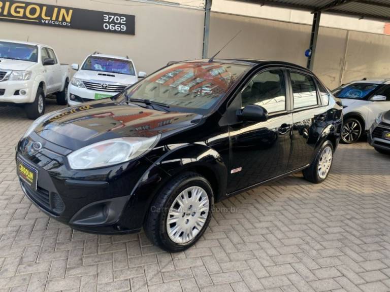 FORD - FIESTA - 2011/2011 - Preta - R$ 34.000,00