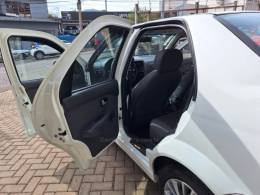 FIAT - SIENA - 2015/2015 - Branca - R$ 39.000,00