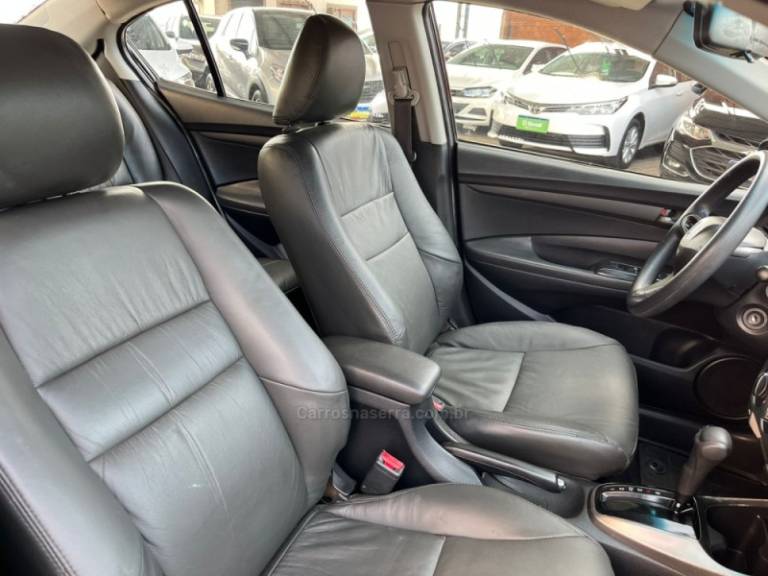 HONDA - CITY - 2014/2014 - Preta - R$ 58.000,00