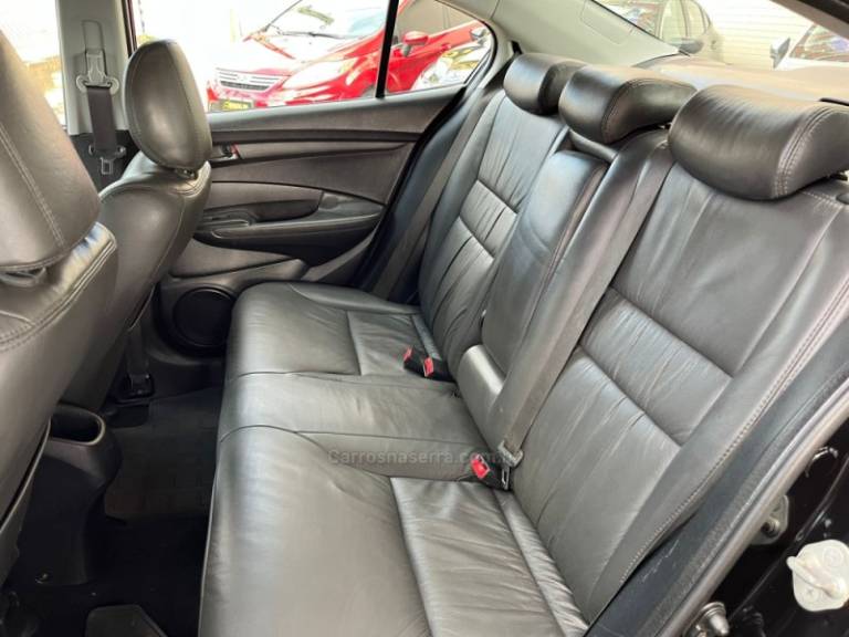 HONDA - CITY - 2014/2014 - Preta - R$ 58.000,00