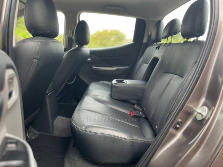 MITSUBISHI - L200 TRITON - 2019/2019 - Marrom - R$ 151.000,00
