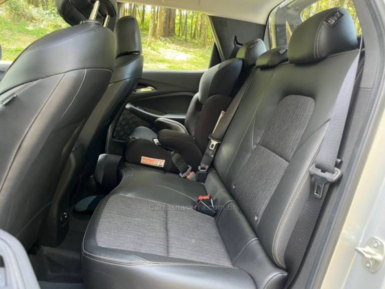 CHEVROLET - MONTANA - 2023/2023 - Prata - R$ 115.000,00