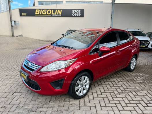 FORD - FIESTA - 2011/2011 - Vermelha - R$ 39.000,00