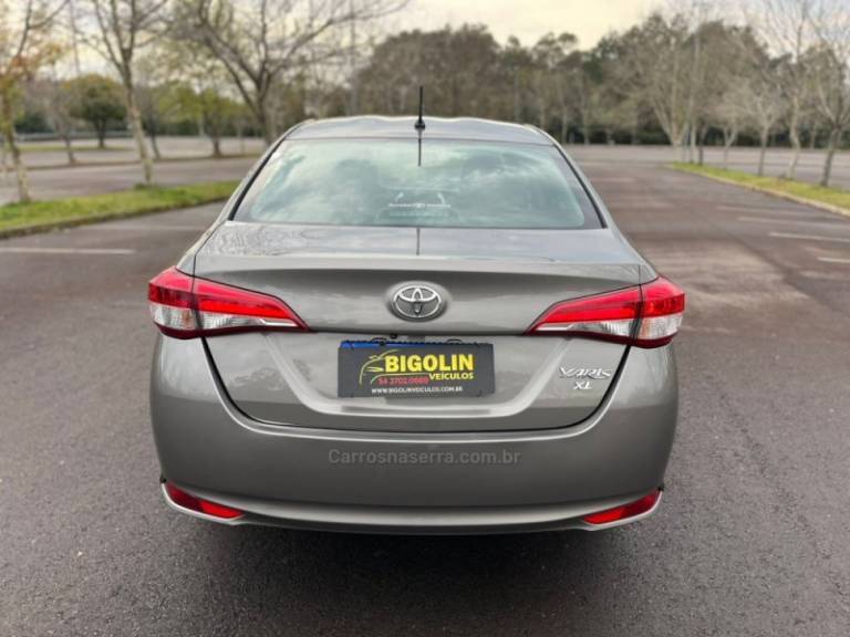 TOYOTA - YARIS - 2020/2020 - Cinza - R$ 82.000,00