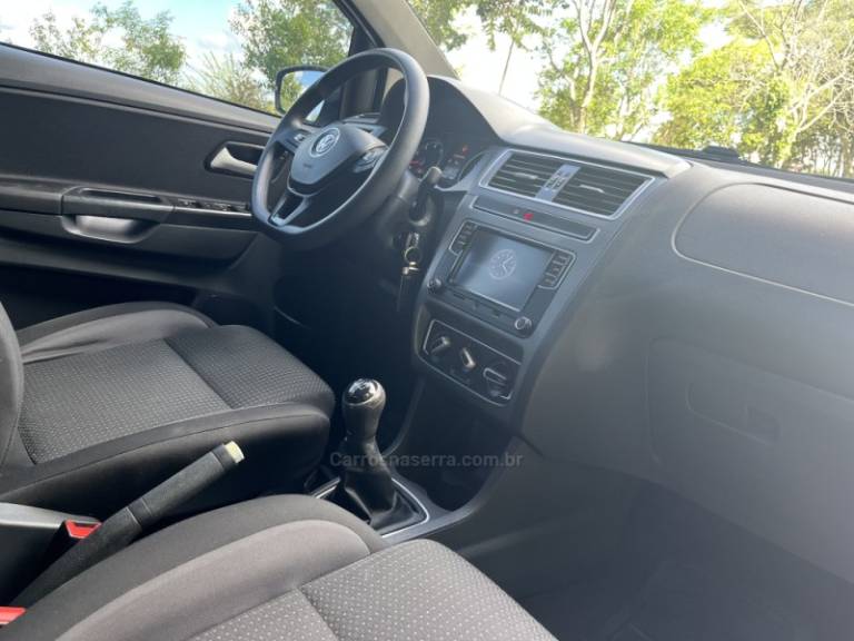 VOLKSWAGEN - FOX - 2018/2018 - Branca - R$ 57.000,00