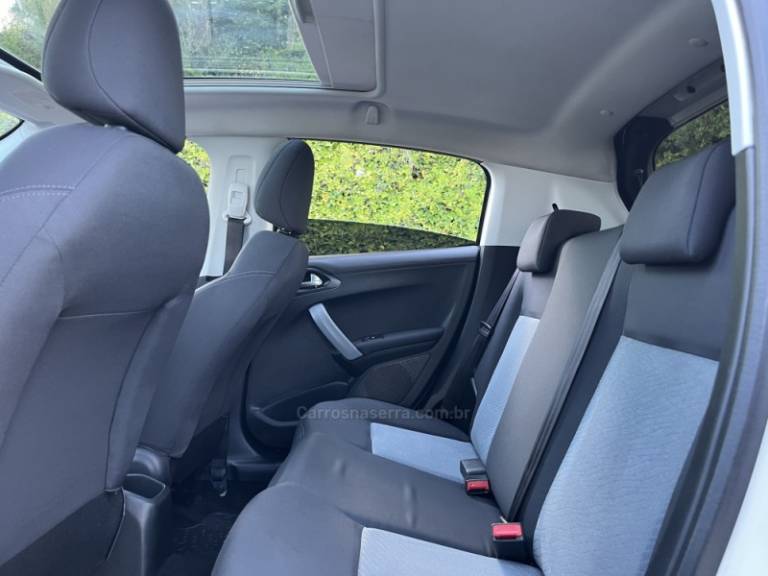 PEUGEOT - 208 - 2015/2015 - Branca - R$ 45.000,00