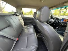TOYOTA - HILUX - 2013/2013 - Branca - R$ 129.000,00