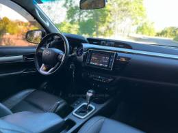 TOYOTA - HILUX - 2018/2018 - Cinza - R$ 188.000,00
