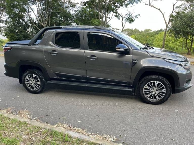 FIAT - STRADA - 2023/2023 - Prata - R$ 122.000,00