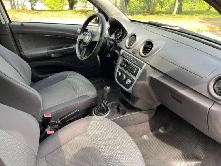 VOLKSWAGEN - GOL - 2012/2012 - Branca - R$ 33.000,00