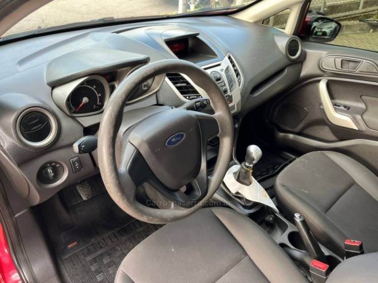 FORD - FIESTA - 2011/2011 - Vermelha - R$ 39.000,00