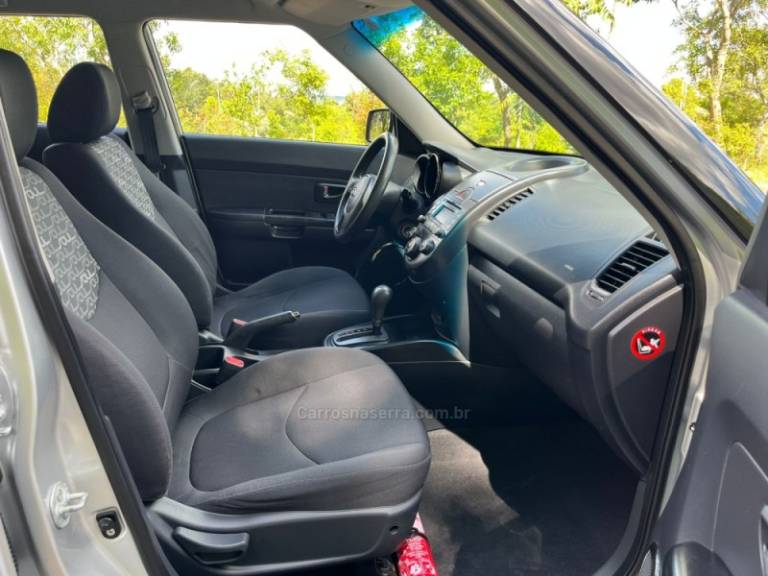 KIA MOTORS - SOUL - 2010/2010 - Prata - R$ 45.000,00
