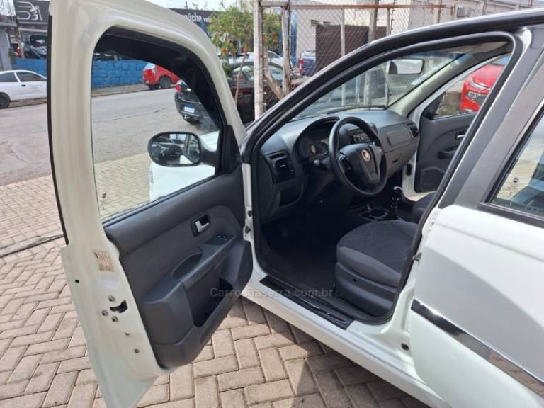 FIAT - SIENA - 2015/2015 - Branca - R$ 39.000,00