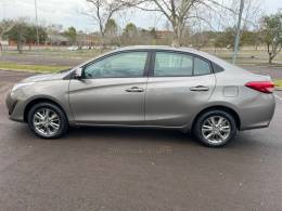 TOYOTA - YARIS - 2020/2020 - Cinza - R$ 82.000,00